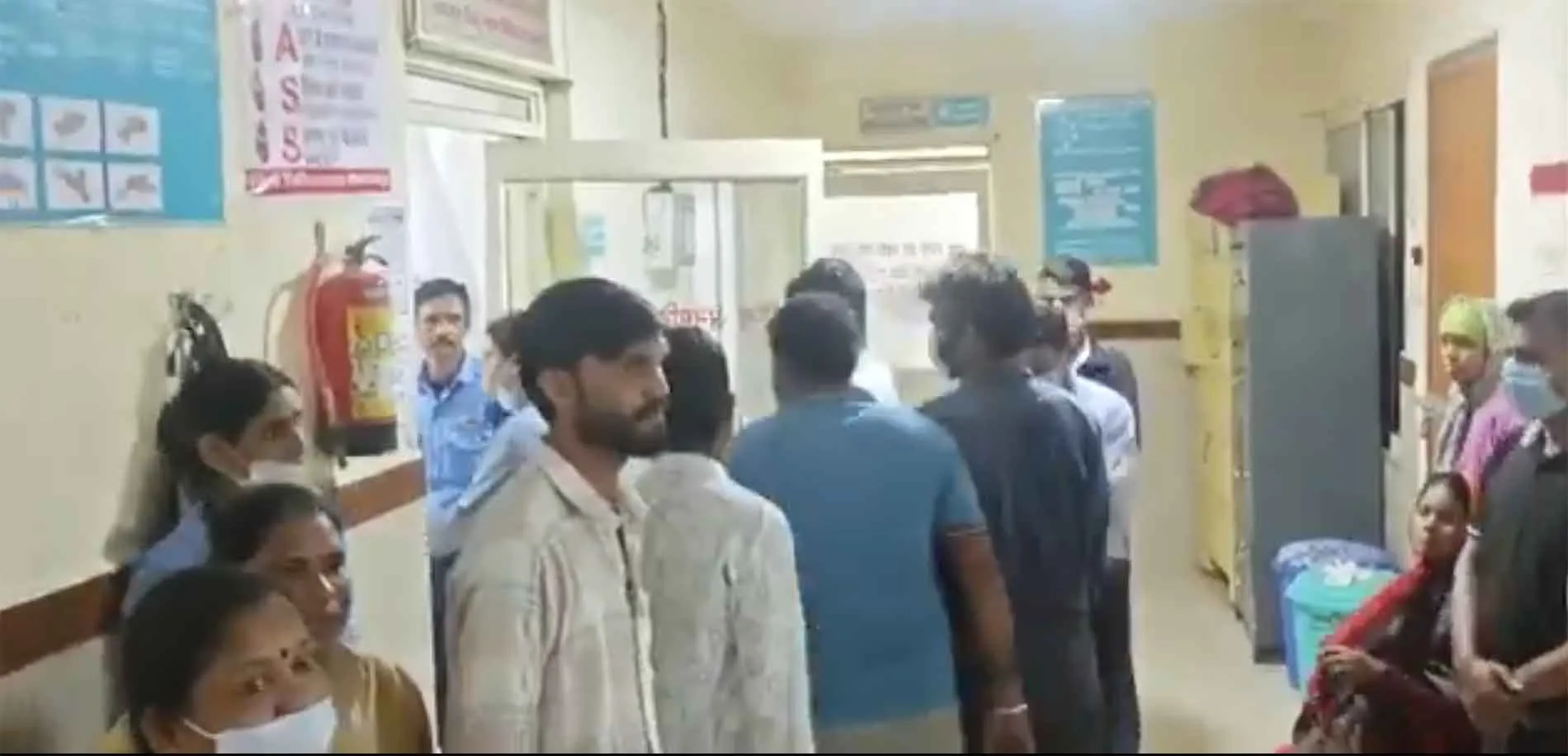 अस्पताल के एनआईसीयू में आग लगने से तीन नवजात गंभीर रूप से झुलसे