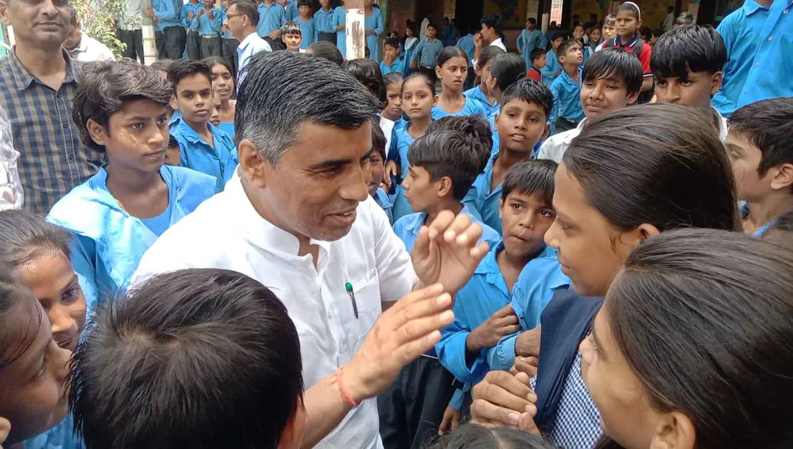 Education: शिक्षा मंत्री ने पीएम श्री राजकीय स्कूल का औचक निरीक्षण कर व्यवस्थाओं का लिया जायजा