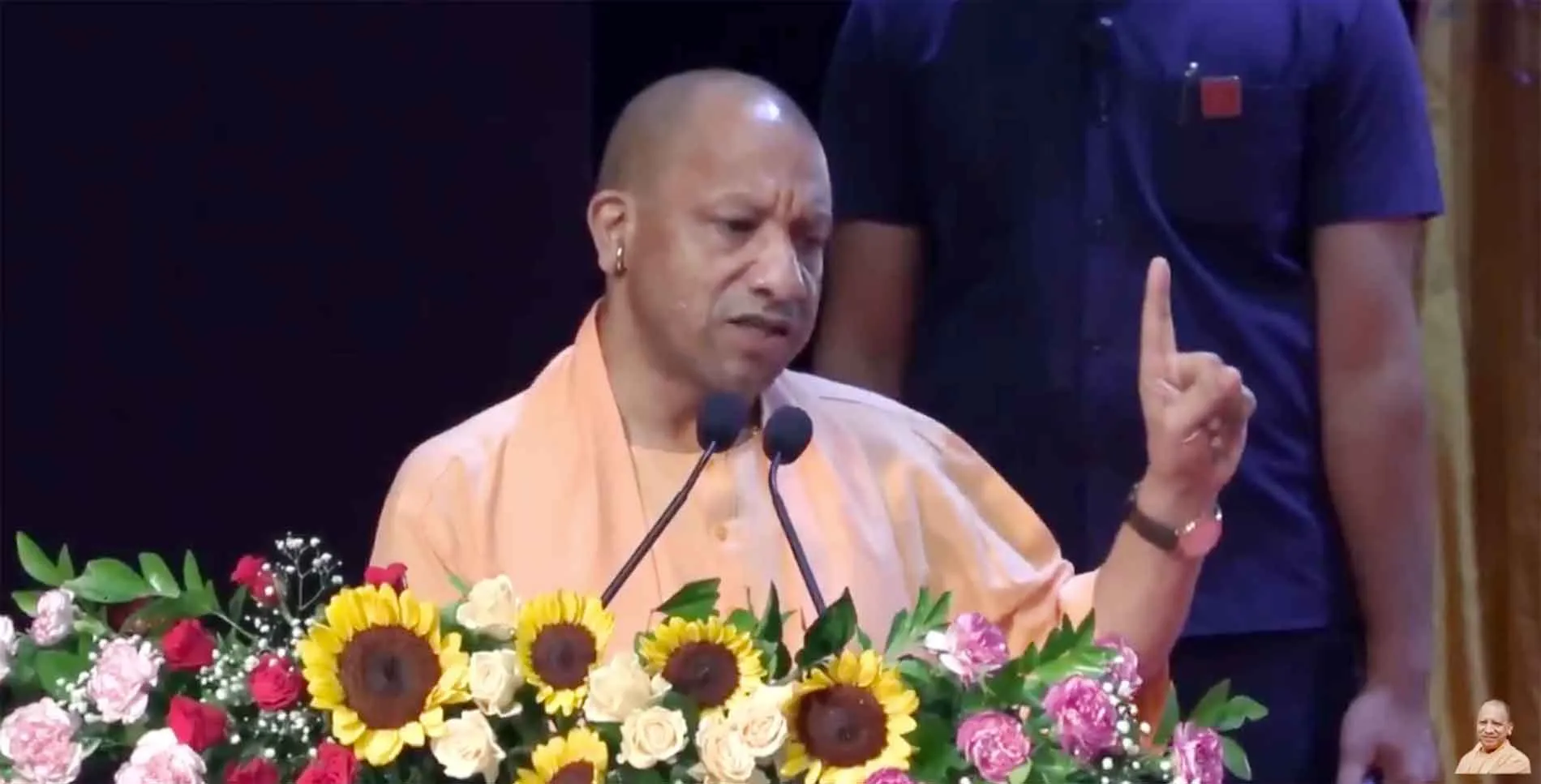 राष्ट्रीय हथकरघा दिवस पर सीएम योगी का सपा पर हमला, वोट बैंक की राजनीति ने कारीगरों का सम्मान छीना