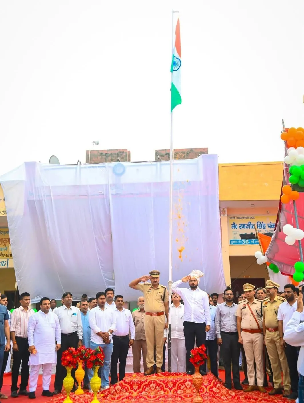 Independence Day: देश की सीमाओं की रक्षा कर रहे जवानों के साहस को कभी भुलाया नहीं जा सकता