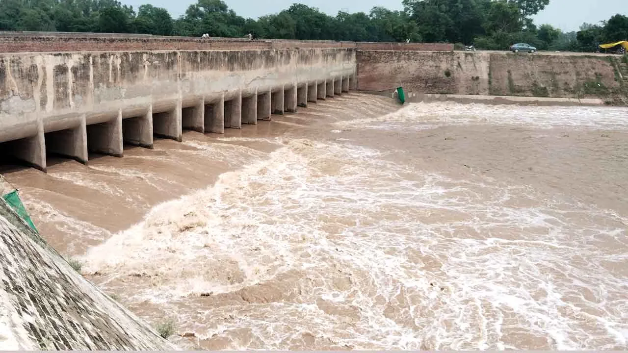 Ghaggar River: घग्गर नदी का जलस्तर घटा, लोगों को मिली राहत