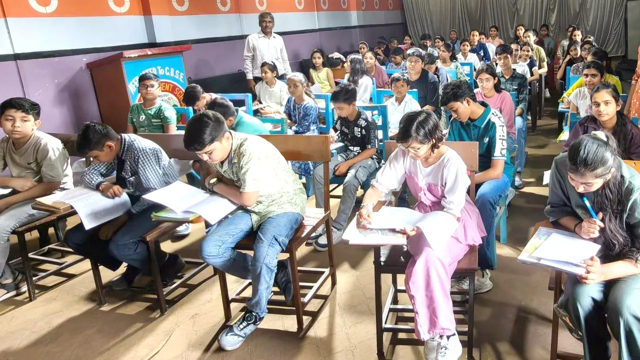 सेंट आरसी स्कूल में 'भारत को जानो' सामान्य ज्ञान प्रतियोगिता आयोजित