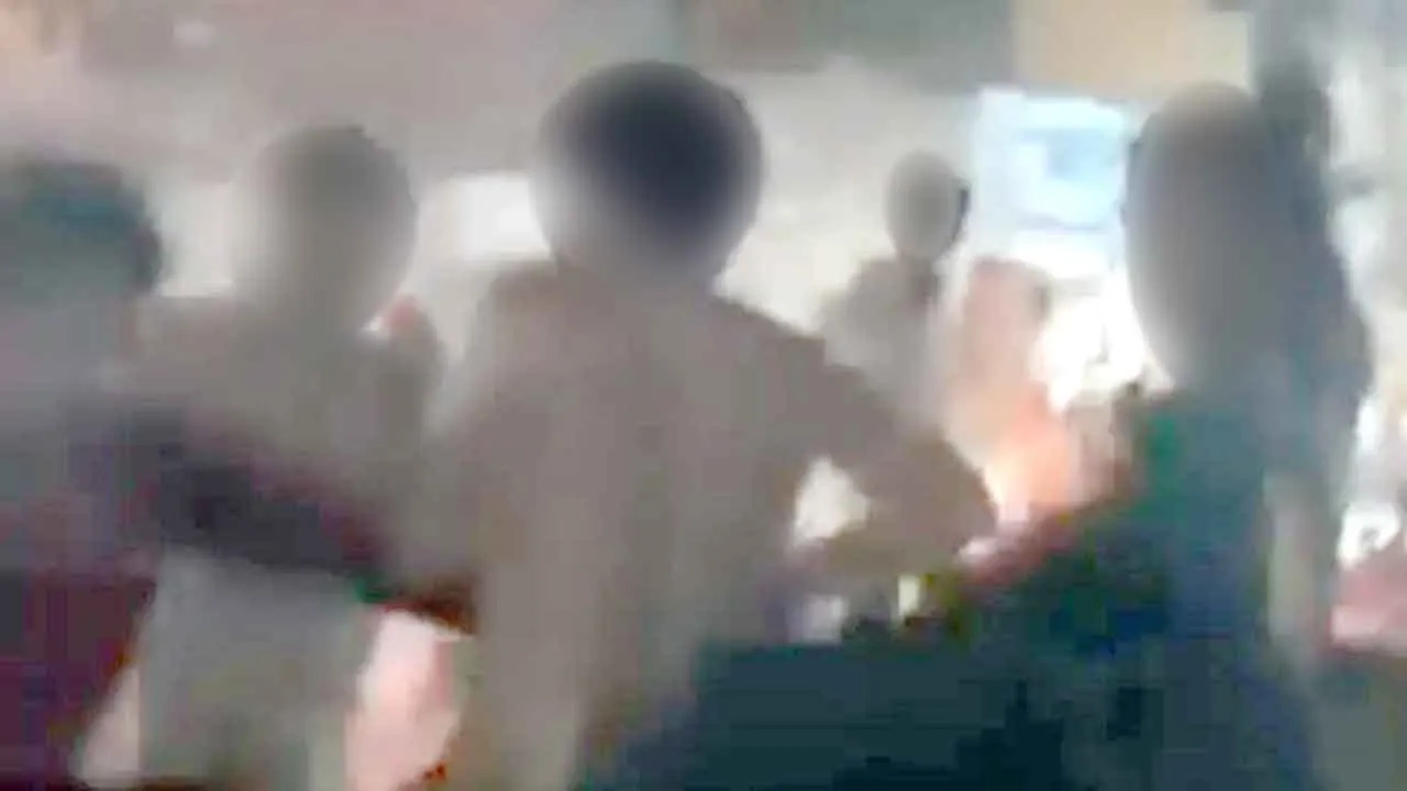 कार से खींचकर युवक पर लाठी-डंडों, बेल्ट व ईंट से हमला, छह नामजद