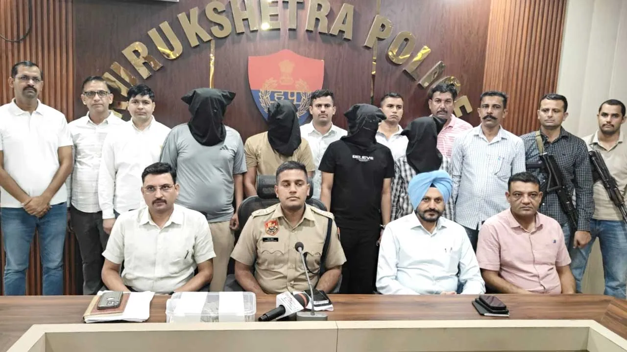 वकील के घर पर डकैती मामले में चार गिरफ्तार
