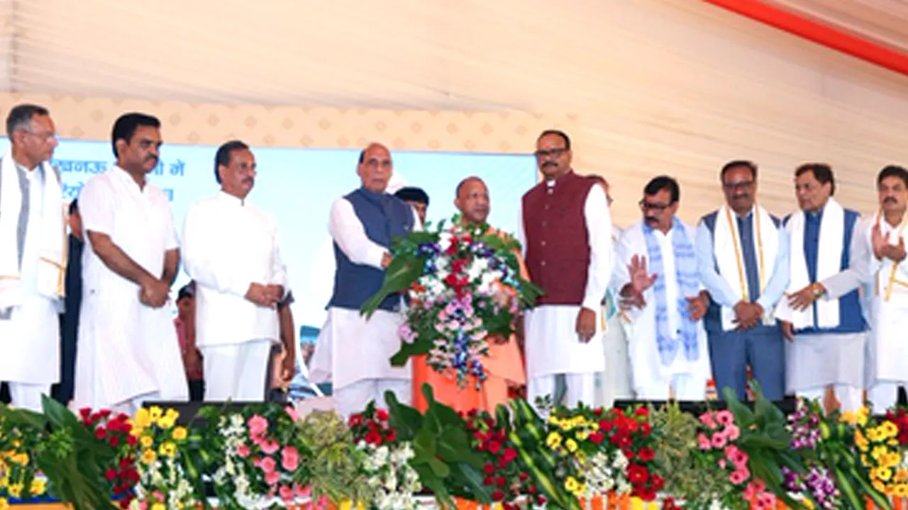 लखनऊ छावनी बनेगी ‘मॉडल छावनी’, CM योगी और राजनाथ सिंह ने 101 करोड़ रुपये की 12 परियोजनाओं का किया शिलान्यास