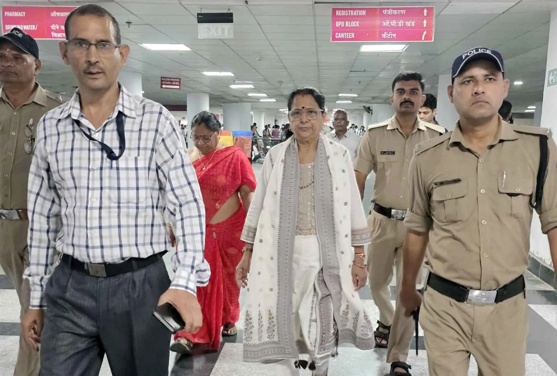 नाबालिग से दुष्कर्म मामले में राज्य महिला आयोग का एक्शन,पीड़िता से मिलीं कुसुम कंडवाल