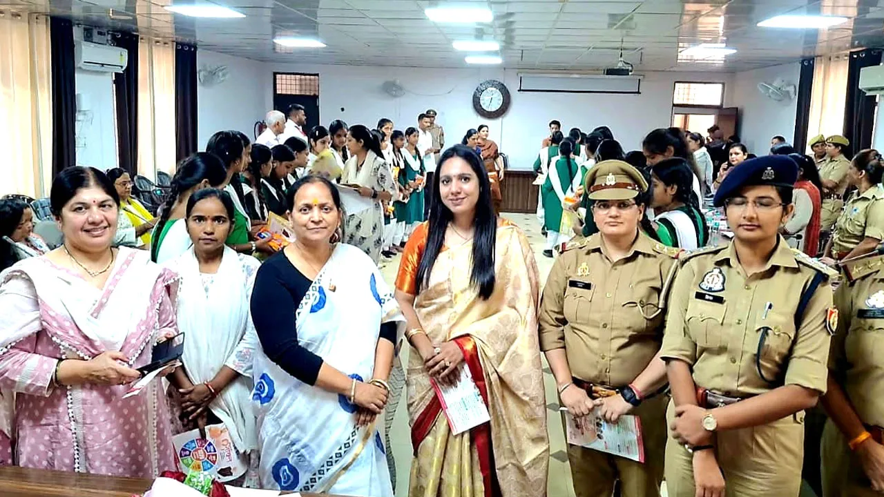 मिशन शक्ति अभियान के तहत महिलाओं एवं बालिकाओं को किया जागरूक