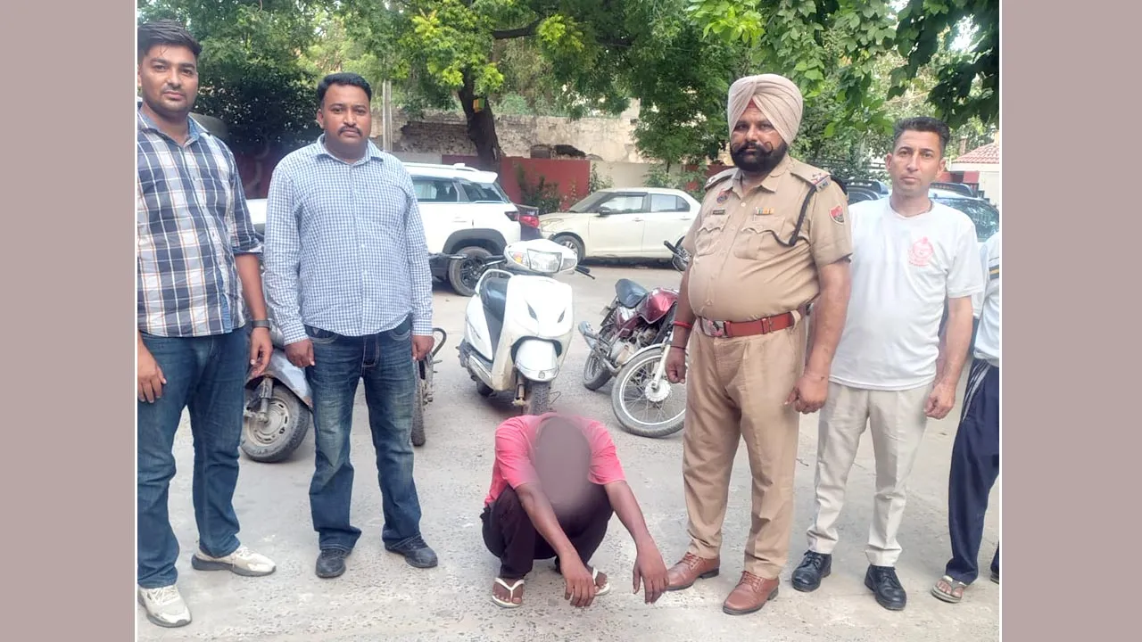 बाइक चुराने का आरोपी गिरफ्तार, पांच दुपहिया वाहन बरामद