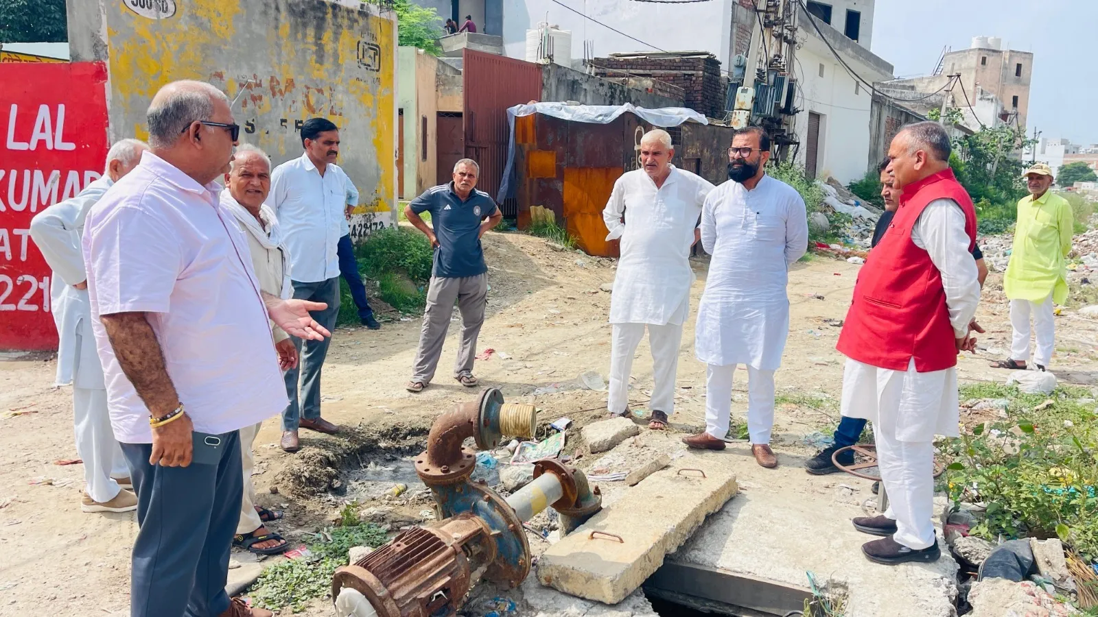 Sonipat Waterlogging: शहर की कॉलोनीयो में जल भराव स्थिति का मेयर ने किया दोरा। 