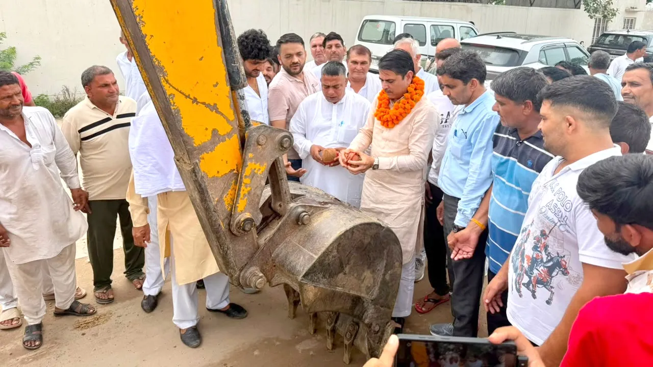24 करोड़ की लागत से गोहाना जुलाना मार्ग के निर्माण  कार्य का नारियल फोड़कर किया शुभारंभ
