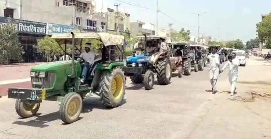 tractors-protest