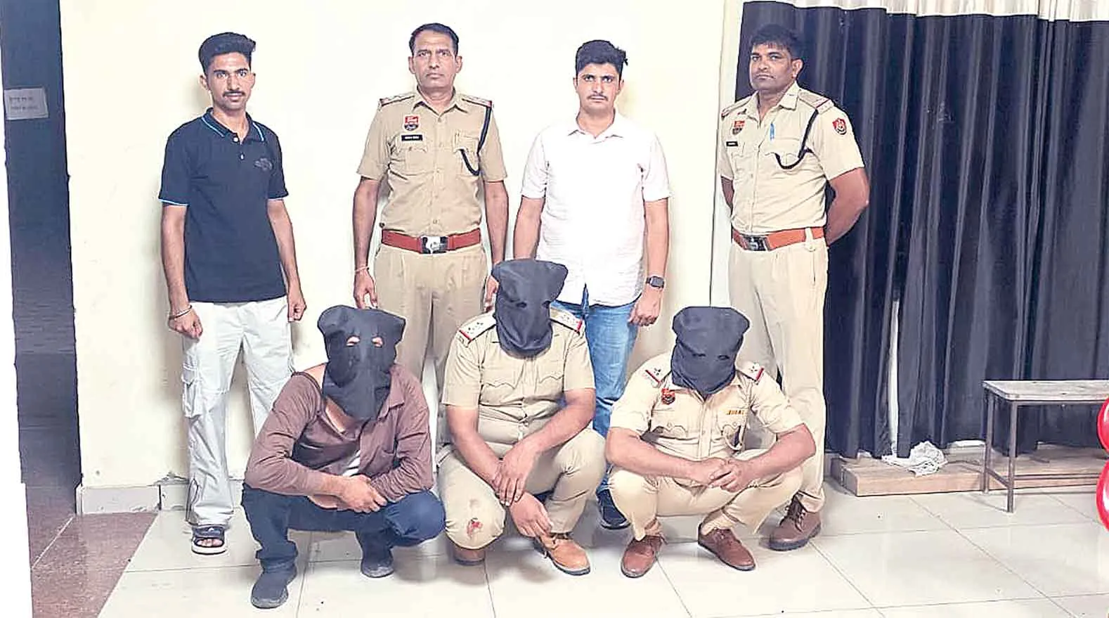 Fraud: पुलिस कर्मचारी बनकर 4 लाख की ठगी करने के आरोप में तीन गिरफ्तार 