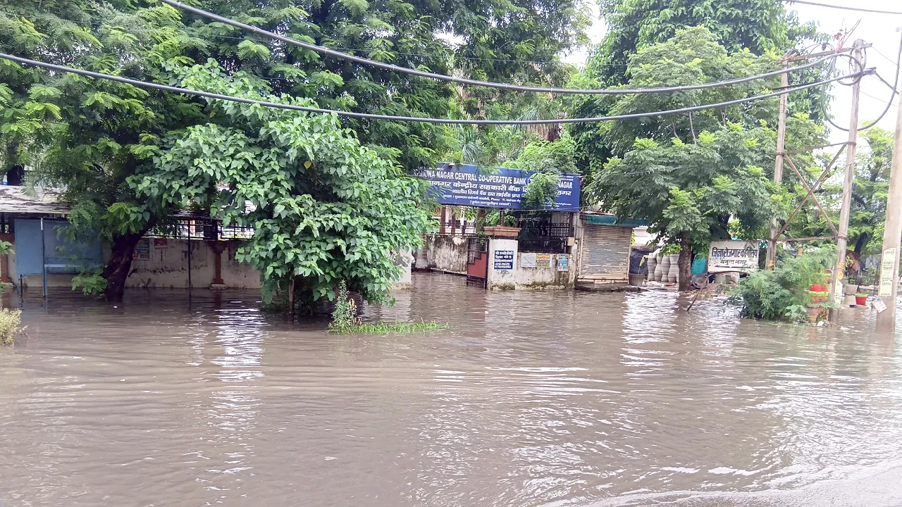 बारिश में पानी-पानी हुई यमुनानगर की सड़कें 