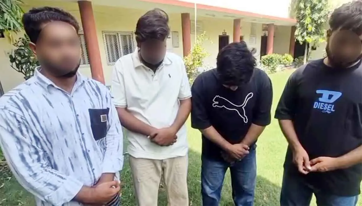 Ajmer Viral Video: अजमेर में विदेशी महिला पर्यटक से अभद्रता का वीडियो वायरल, चार आरोपियों गिरफ्तार