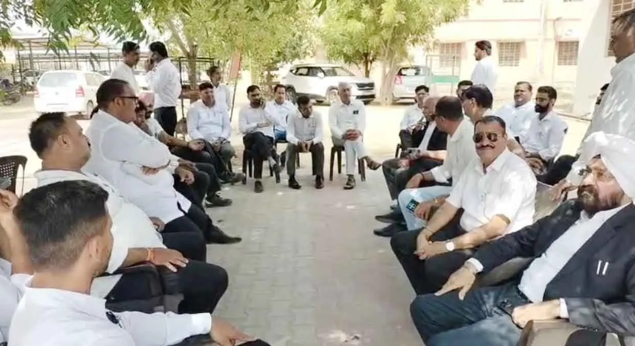 बार संघ अध्यक्ष को धमकी मामले में दूसरे दिन भी पुलिस की कोर्ट में 'नो एंट्री' 