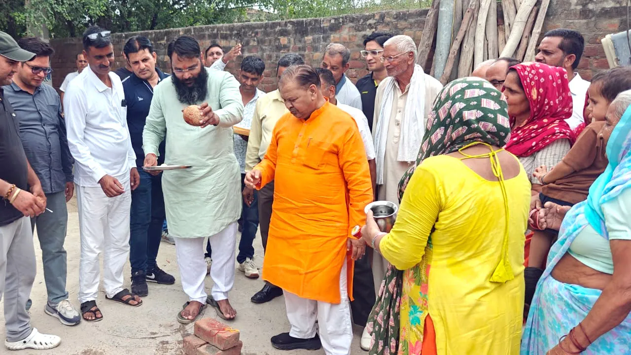 परशुराम कॉलोनी में 35 लाख रुपये की विकास परियोजनाओं का शुभारंभ
