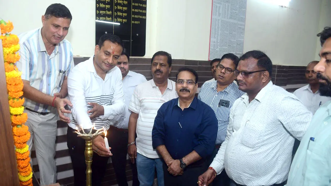 Blood Donation Camp: इंजीनियर्स ह्रदय सम्राट आरके दत्त की पुण्यतिथि पर 30 यूनिट रक्तदान