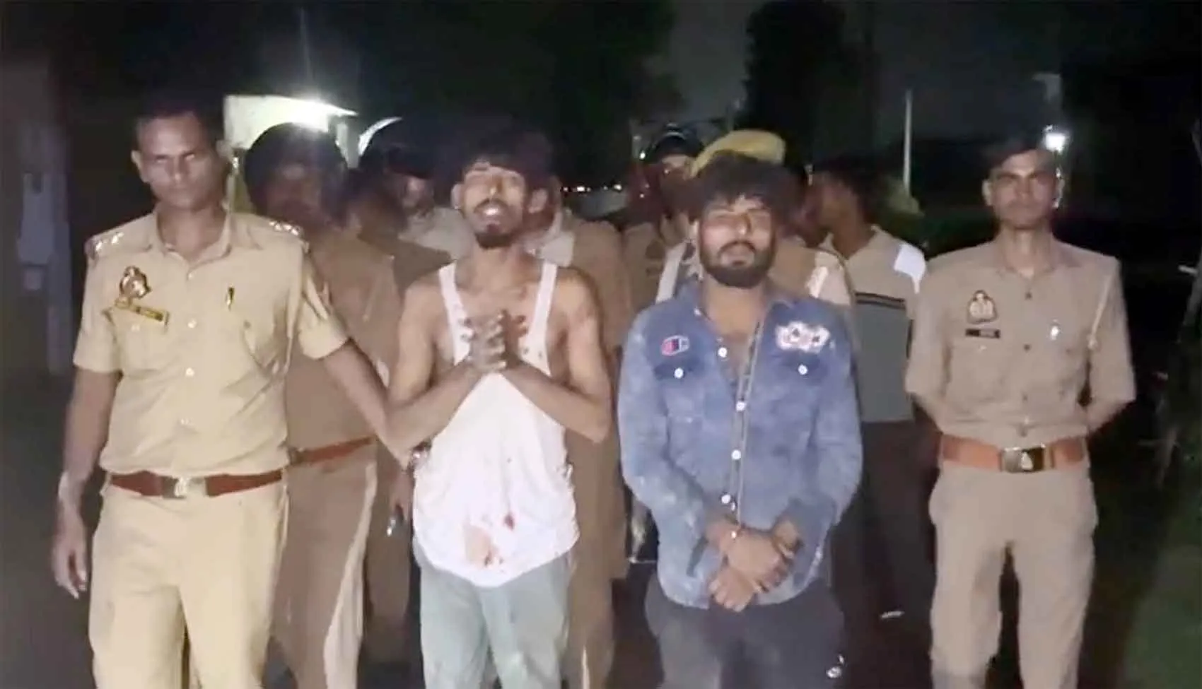 UP Crime News: गोंडा में पुलिस वाहन पर हमला करने वाले दो सगे भाई गिरफ्तार