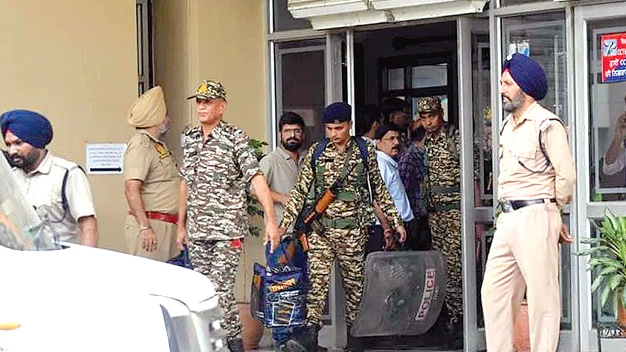 GMADA ED Raid: 30 से अधिक बैगों में दस्तावेज लेकर निकली इडी टीम, अधिकारियों को समन की तैयारी!