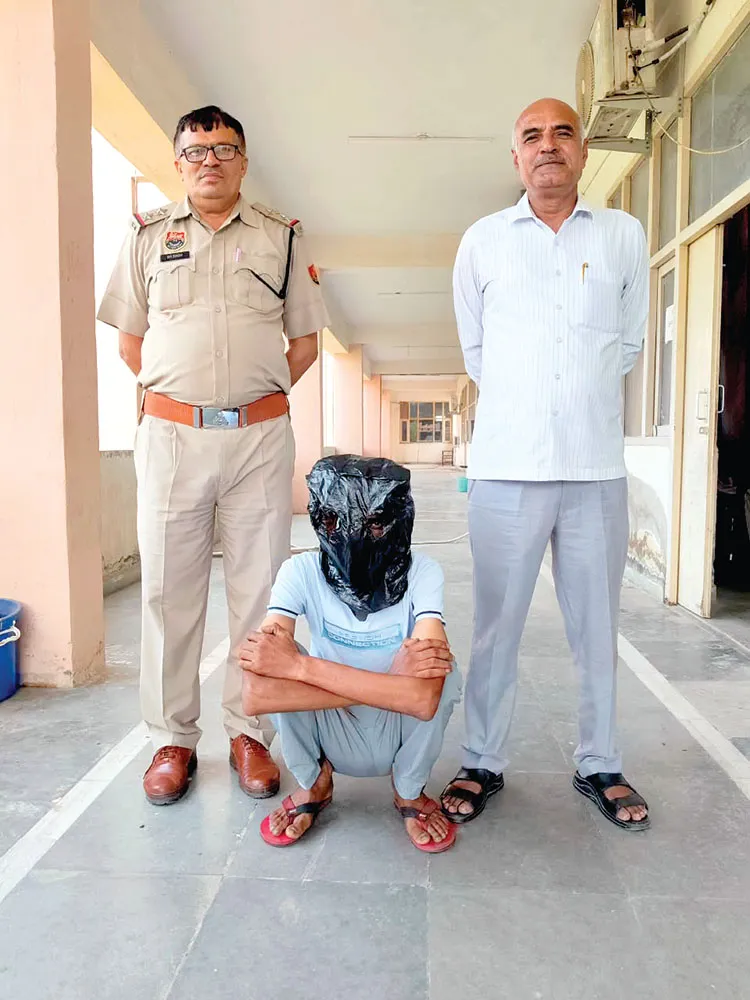 Bank Fraud: ड्राइवर ने उड़ाए मालिक के बैंक कार्ड व दस्तावेजों से 15.64 लाख रुपये, गिरफ्तार