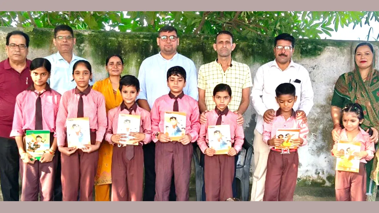 जगनपुर में 'स्टार ऑफ द मंथ' कार्यक्रम आयोजित, छात्र-छात्राएं सम्मानित
