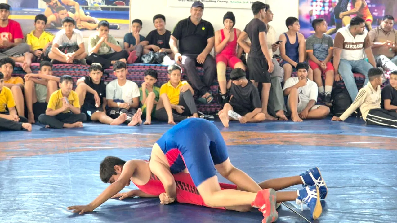 Wrestling Competition: राज्य स्तरीय विद्यालय कुश्ती प्रतियोगिता का भव्य शुभारंभ 