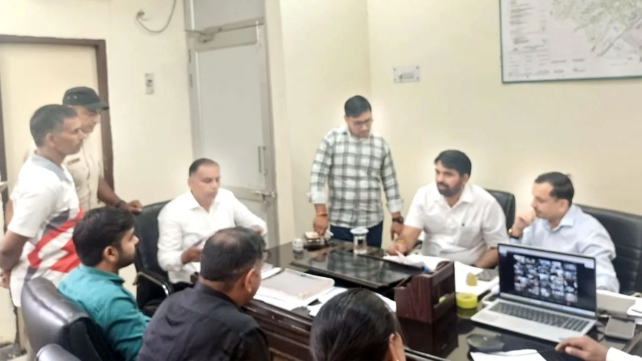 समाधान शिविर में विधायक पवन खरखौदा ने सुनीं जनसमस्याएं, अधिकारियों को  समाधान के दिए निर्देश 