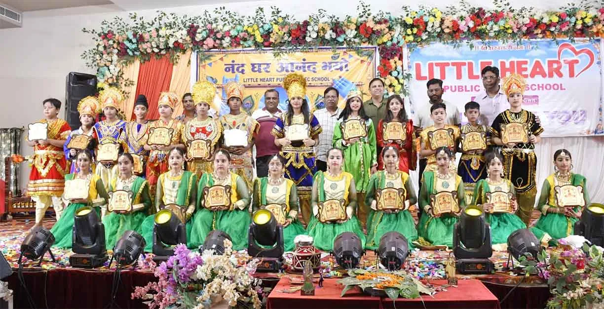 कृष्ण की बाल लीलाओं से सजी नंदोत्सव की शाम 