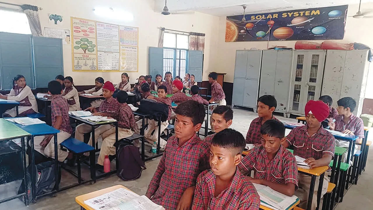Government Schools News: सरकारी स्कूलों में प्रवासी बच्चों का दबदबा, पंजाबी बच्चों की संख्या घटी