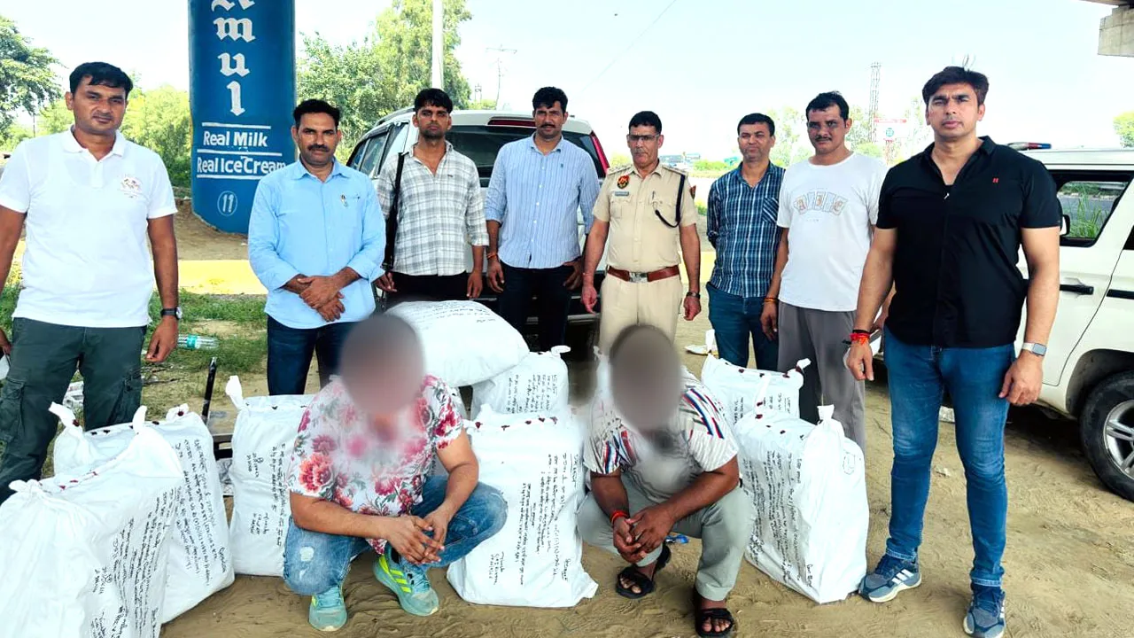 डेढ़ करोड़ रुपए के नशीले पदार्थ के साथ गाड़ी सवार दो तस्कर गिरफ्तार