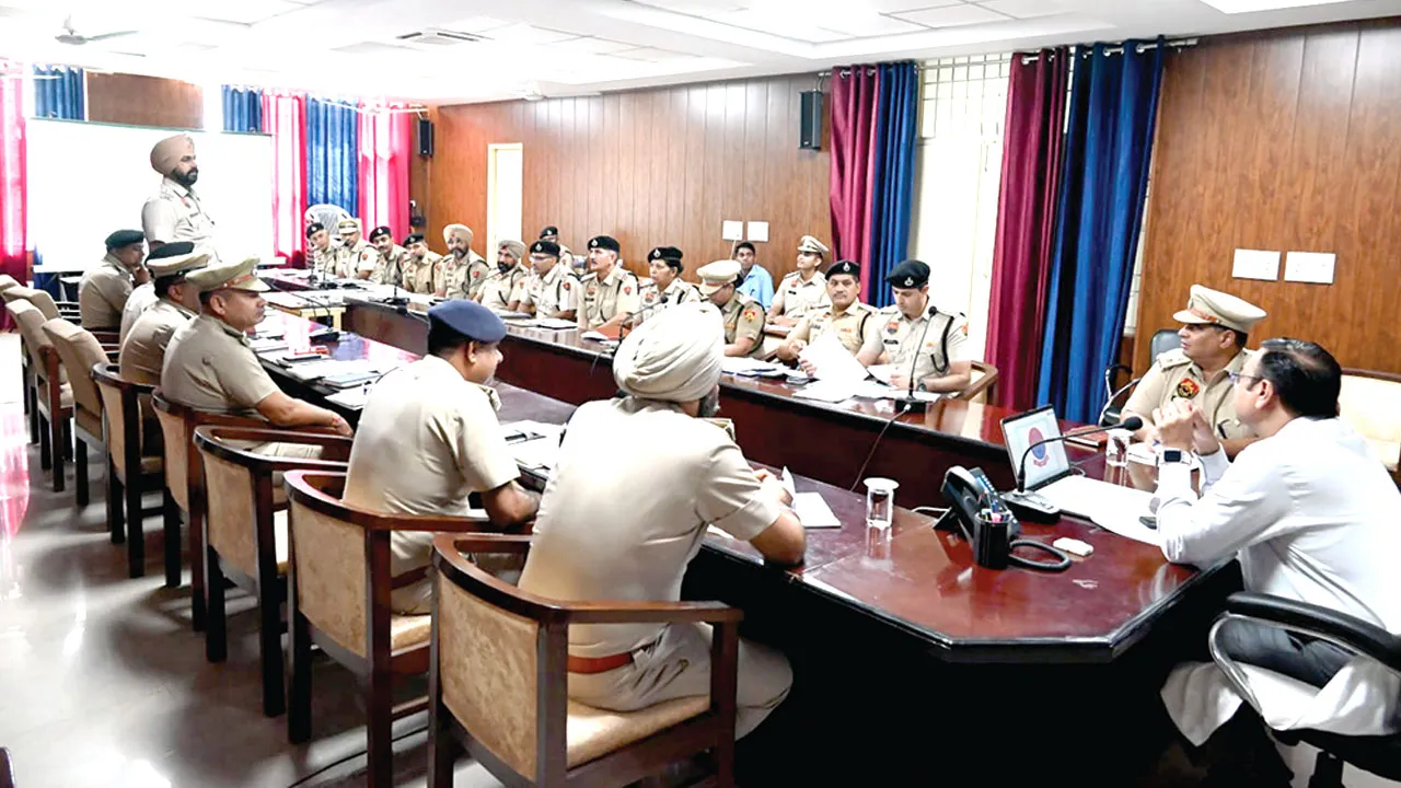 अपराधियों पर शिकंजा कसने के लिए थाना प्रभारियों की तय होगी जवाबदेही: आईजी