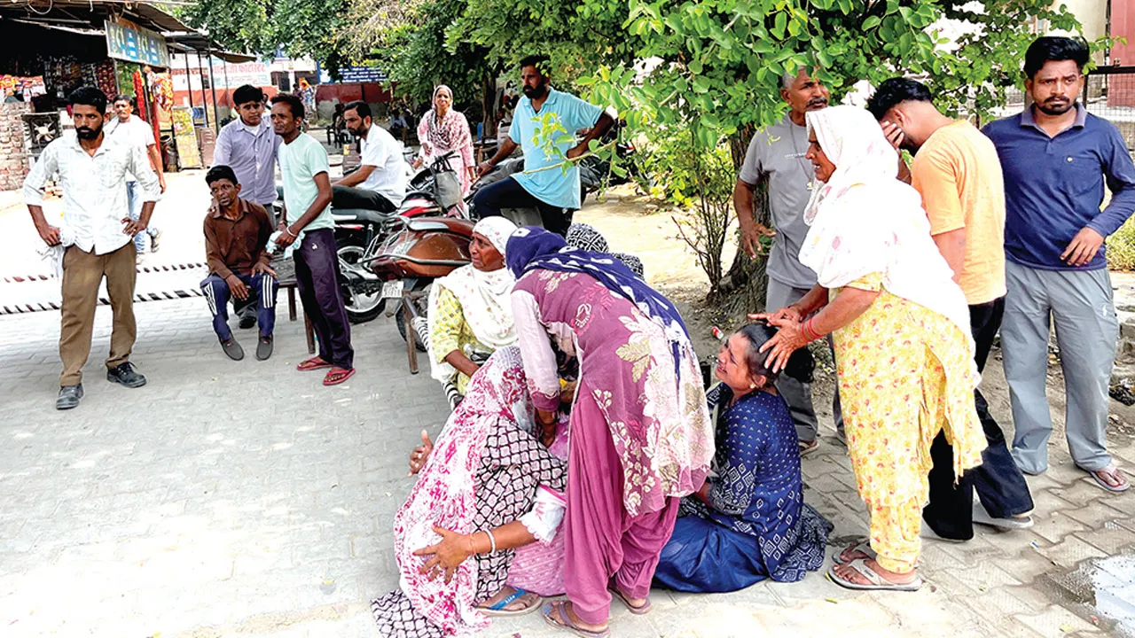 Sirsa Road Accident: मजदूरों की ट्रॉली को ट्राले ने मारी टक्कर, 2 महिलाओं सहित 3 की मौत