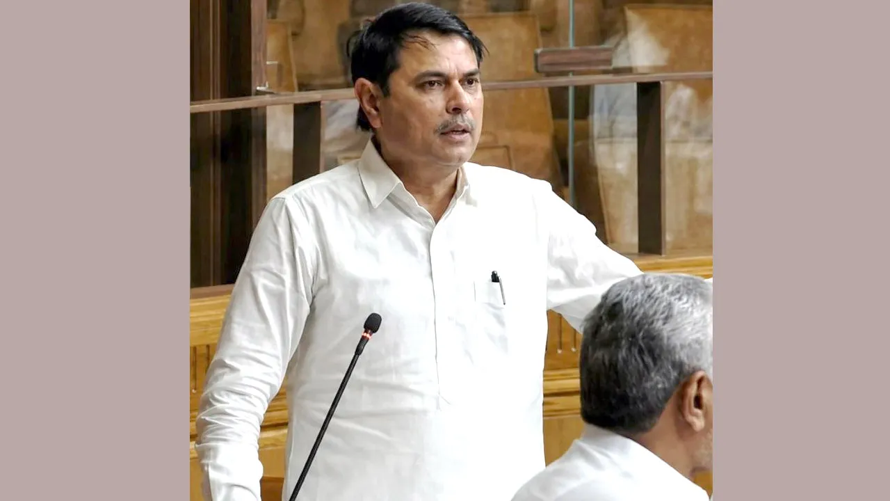 विधायक ने विधानसभा में उठाई हलके के गांवों के कच्चे रास्तों को पक्का करने की मांग