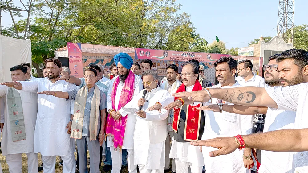 Sirsa Namo Cricket League: नमो क्रिकेट लीग में पहुंचे तरुण भंडारी, युवाओं को दिलाई नशे के खिलाफ शपथ