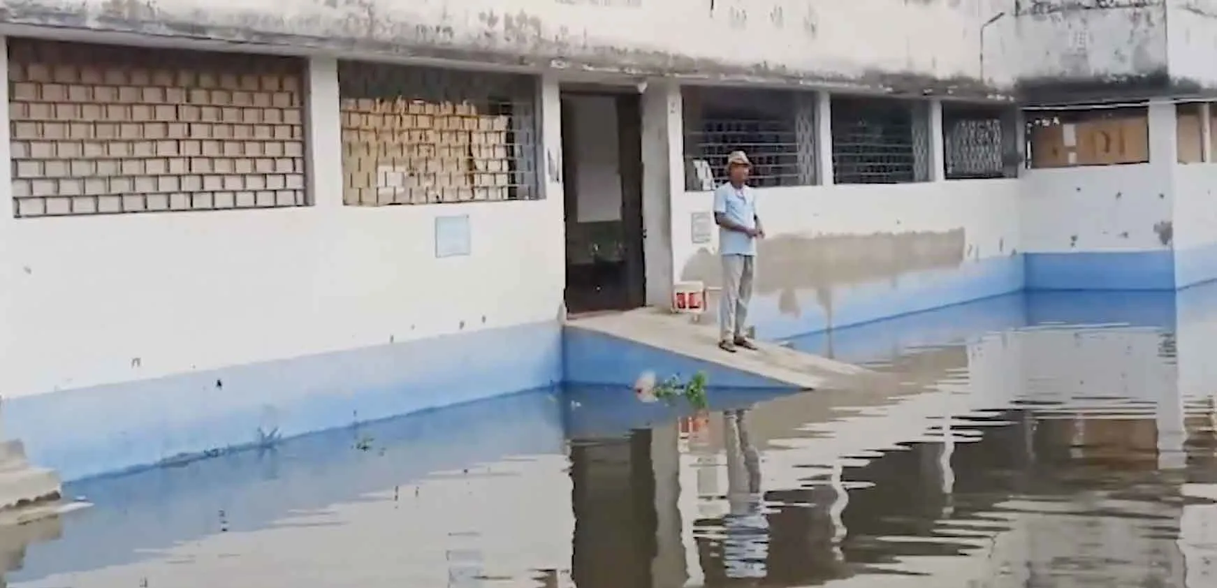 मालदा में बाढ़ का कहर, परिवारों में कोहराम; गंगा के कटाव से बढ़ी चिंता