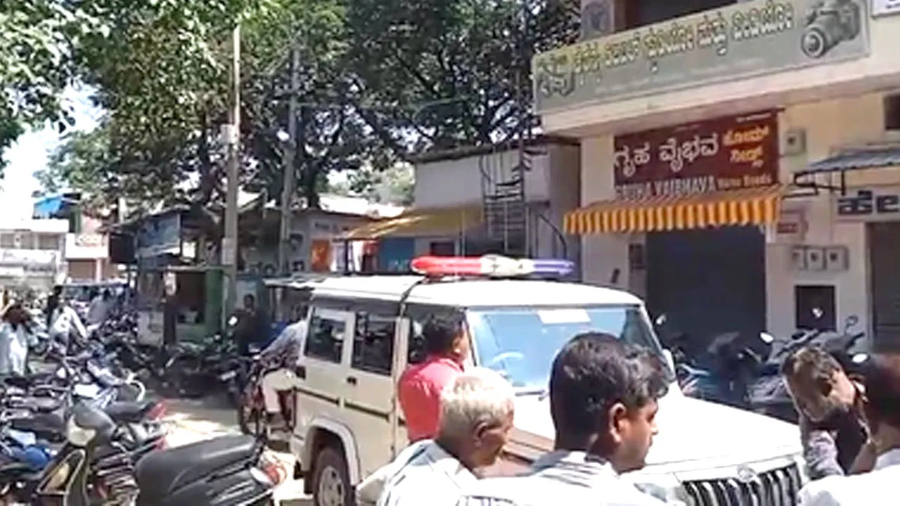 चिक्कबल्लापुर में वरिष्ठ अधिवक्ता पर चाकू से हमला, हालत गंभीर