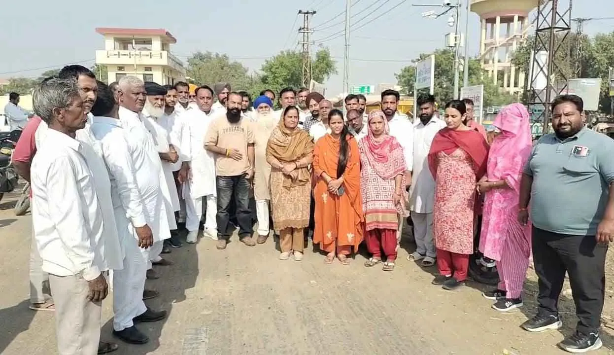 Cleaning Issue: छठ पर्व के दृष्टिगत नहर की सफाई करवाने के दिए निर्देश
