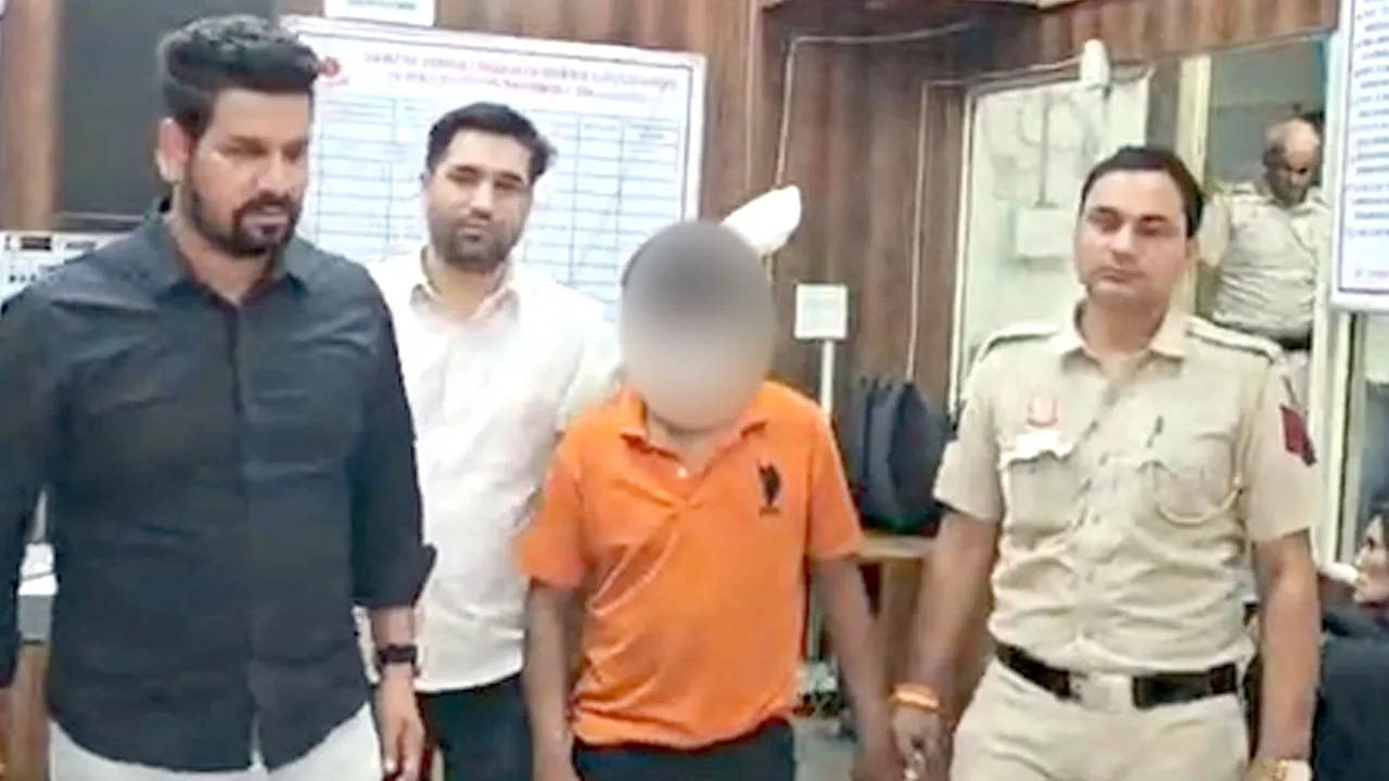 Delhi Crime News: मंडावली में चेन स्नैचिंग का आरोपी सोने की चेन और चोरी की बाइक के साथ गिरफ्तार