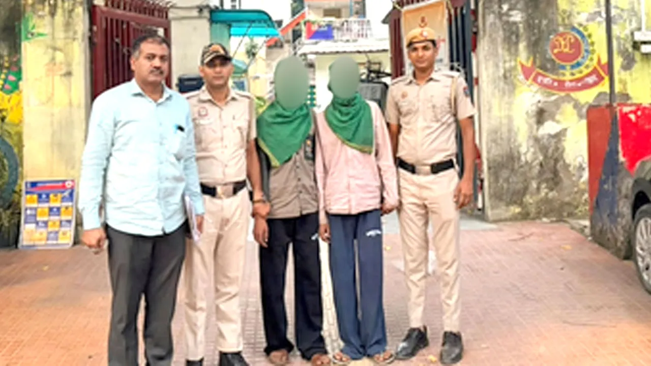 दिल्ली में लूट के मामले में दो आरोपी गिरफ्तार, नाबालिग भी पकड़ा गया