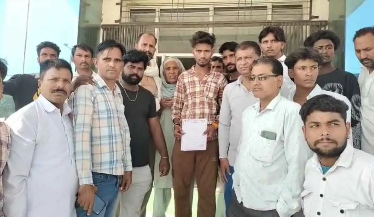 Hanumangarh News: बस स्टैंड पर ई-रिक्शा चालक से मारपीट, जातिसूचक गालियां देने का आरोप
