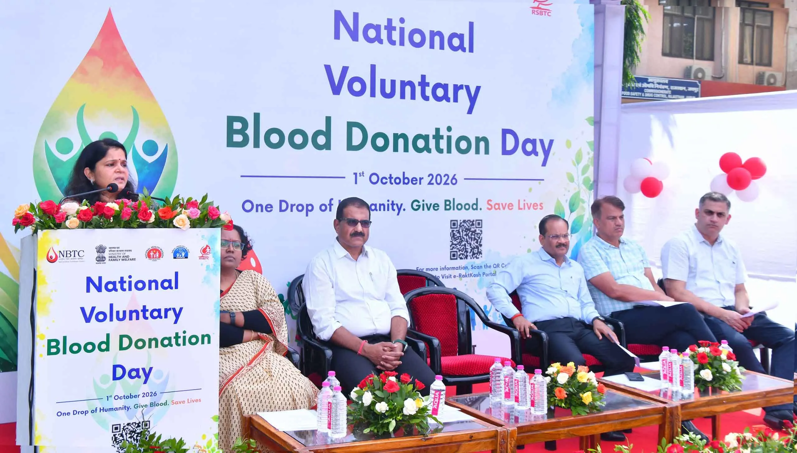 Gayatri-Rathore-Blood-Donation