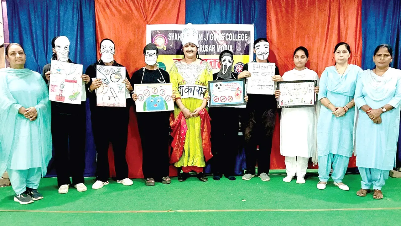 शाह सतनाम जी गर्ल्स कॉलेज में 'नशा मुक्त युवा विकसित भारत' के तहत लघु नाटिका के जरिए दिया नशामुक्ति का संदेश