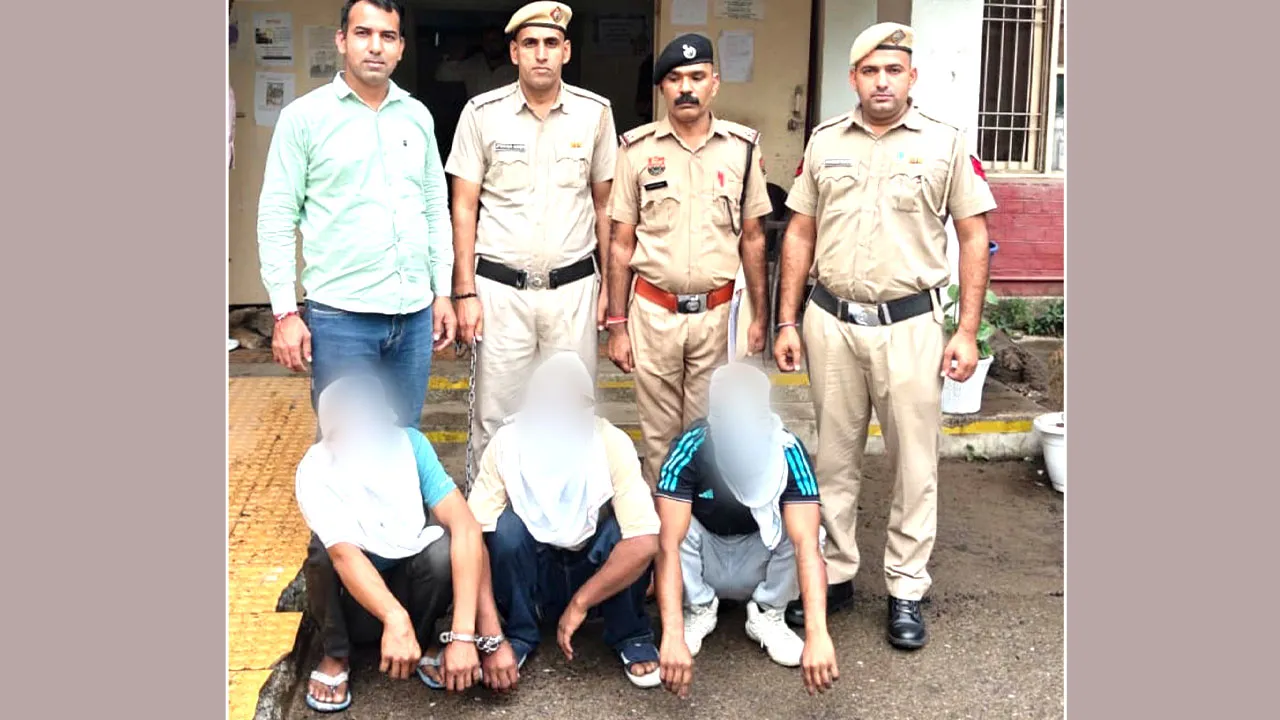 क्रेडिट कार्ड रिवॉर्ड पॉइंट के नाम पर 1.90 लाख की साइबर ठगी, गिरोह के 4 आरोपी गिरफ्तार