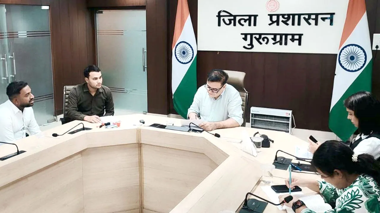 समाधान शिविर में एसडीएम हितेंद्र कुमार ने सुनीं आमजन की पांच शिकायतें