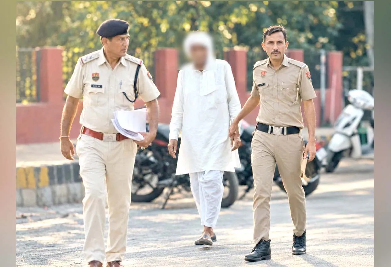 Land Fraud Case: 28 एकड़ जमीन रिकॉर्ड हेराफेरी मामले में चार दशक बाद पूर्व सरपंच गिरफ्तार
