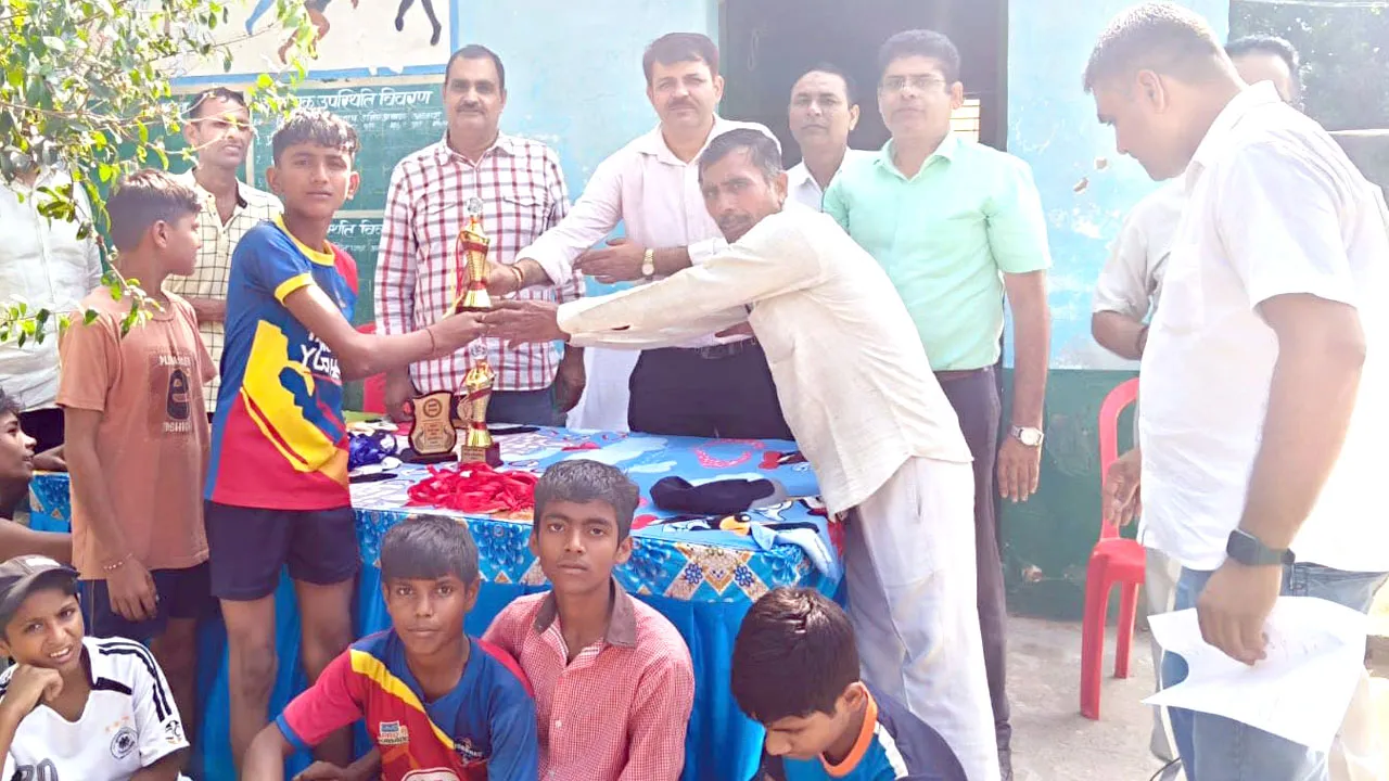 Sports Competition: जगनपुर के कंपोजिट विद्यालय में संकुल स्तरीय खेलकूद प्रतियोगिता आयोजित