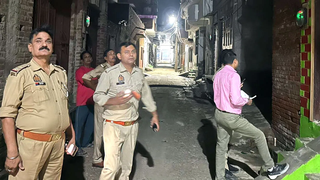 Electricity Theft: कैराना में बिजली चोरी के खिलाफ बड़ी कार्रवाई, 200 मकानों की जांच, नौ पर मुकदमा