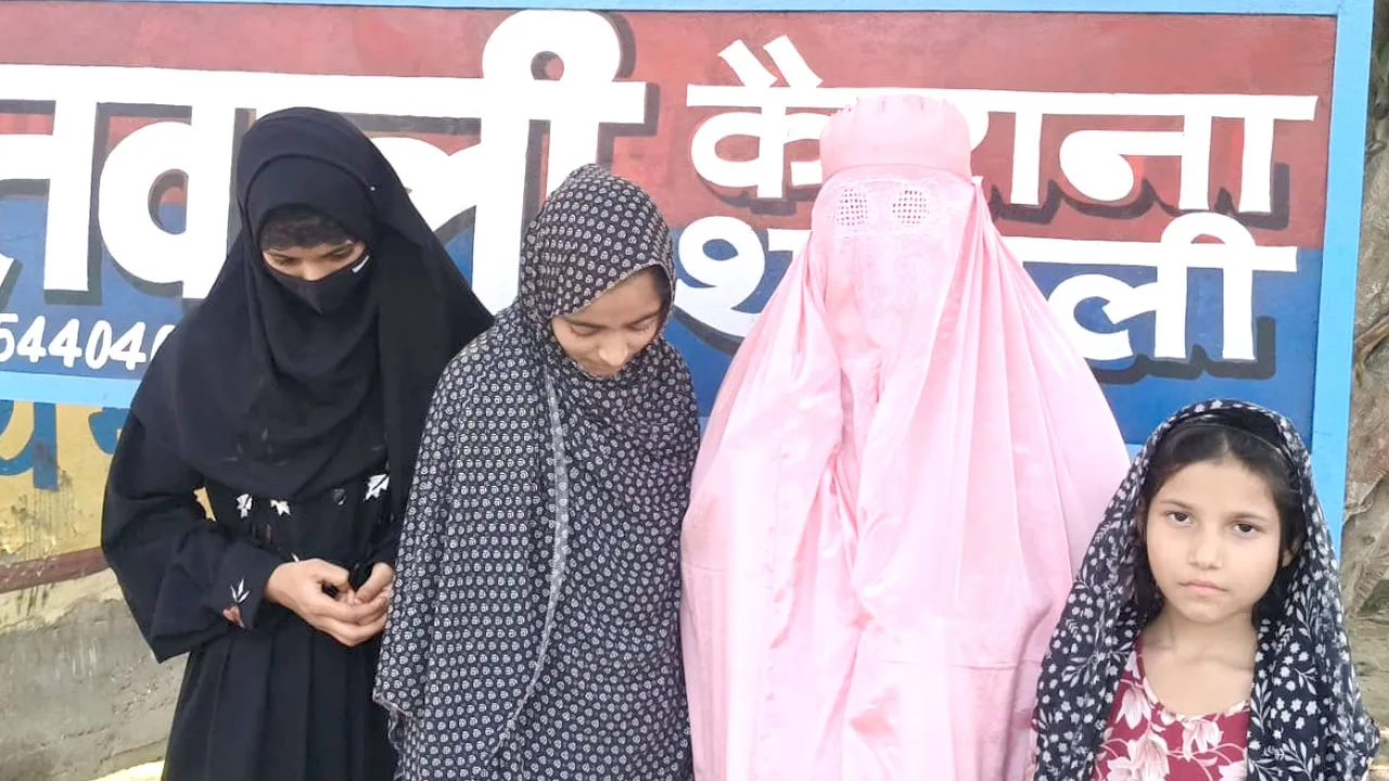 महिला का मकान नही बनने दे रहा दबंग, एसडीएम से शिकायत