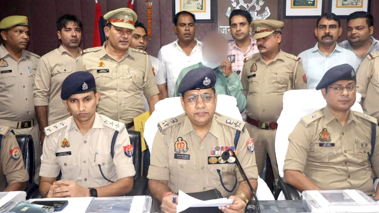 बरनावी के जंगल में बन रहा था मौत का सामान, 40 तमंचे बरामद, एक आरोपी गिरफ्तार