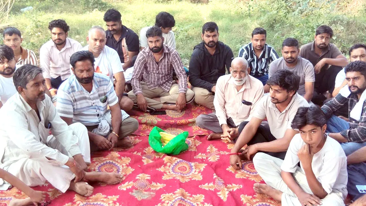 कण्डेला में प्रदूषण के खिलाफ जनाक्रोश, धरने पर बैठे ग्रामीण